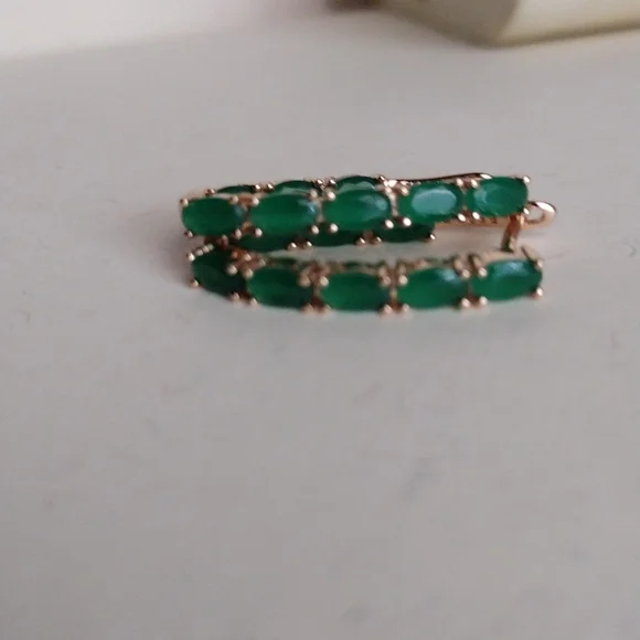 Gold emerald drop earrings - Picture 2 of 8